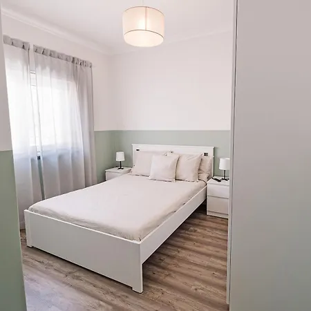 Close To Lisbon & Beaches Amora