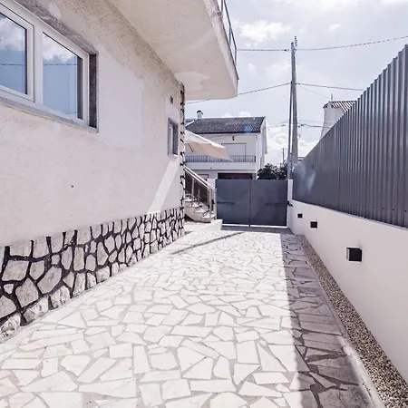 Close To Lisbon & Beaches